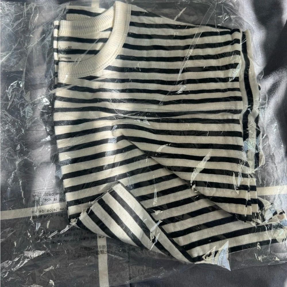 New! Madewell T-Shirt Black and White Striped size XS